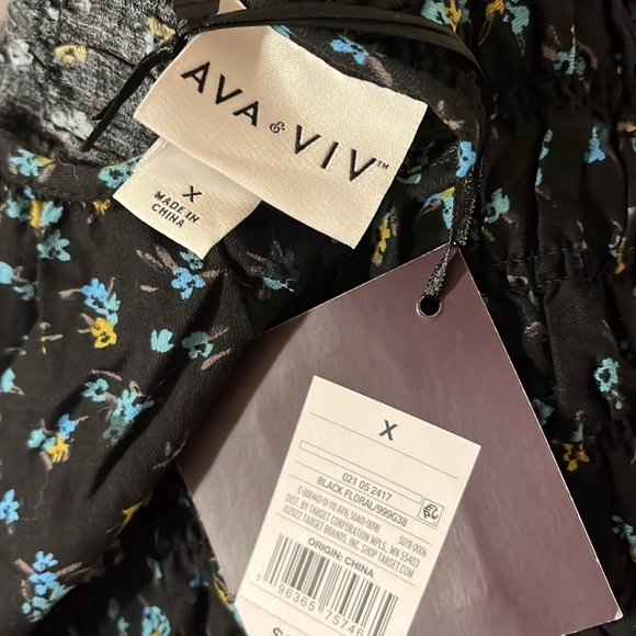 NWT Ava & Viv Floral Blouse - Picture 4 of 8